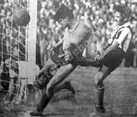 1943:  Boca le ganó a Estudiantes (La Plata) 2 a 0 
